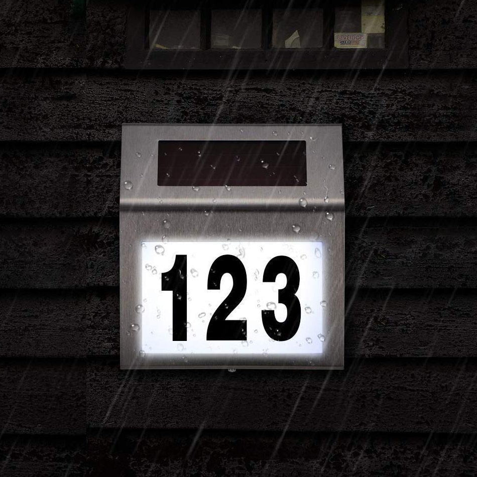 Napelemes LED lámpa házszámmal