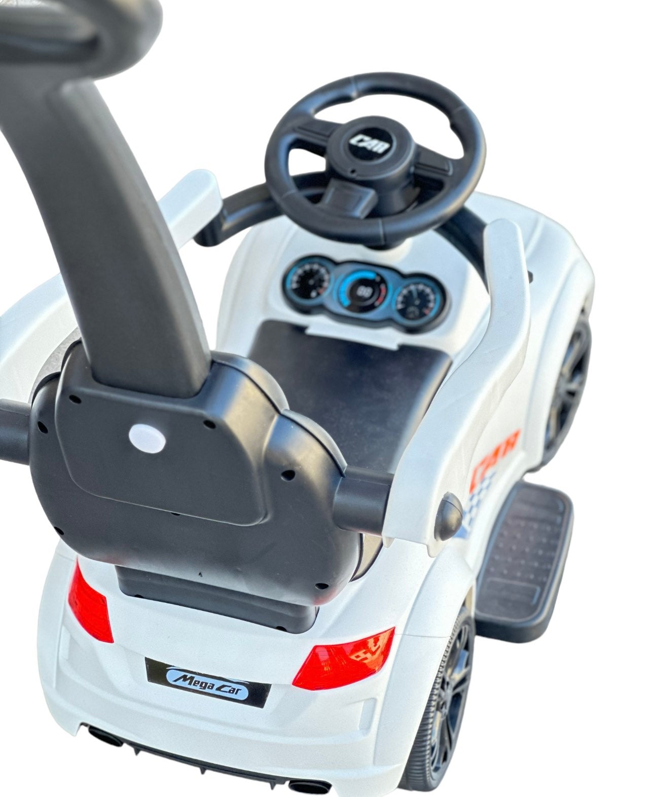 TOLÓAUTÓ FOGANATTAL ÉS ZENÉVEL