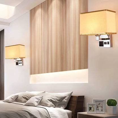 Fali lámpa beépített USB/USB-C töltéssel + konnektorral