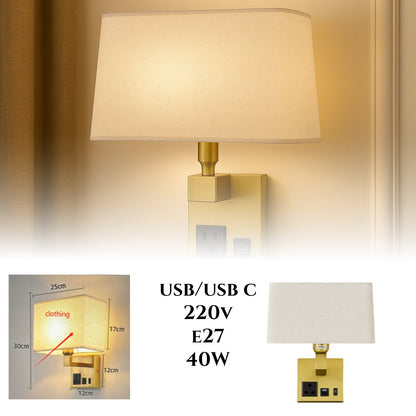 Fali lámpa beépített USB/USB-C töltéssel + konnektorral