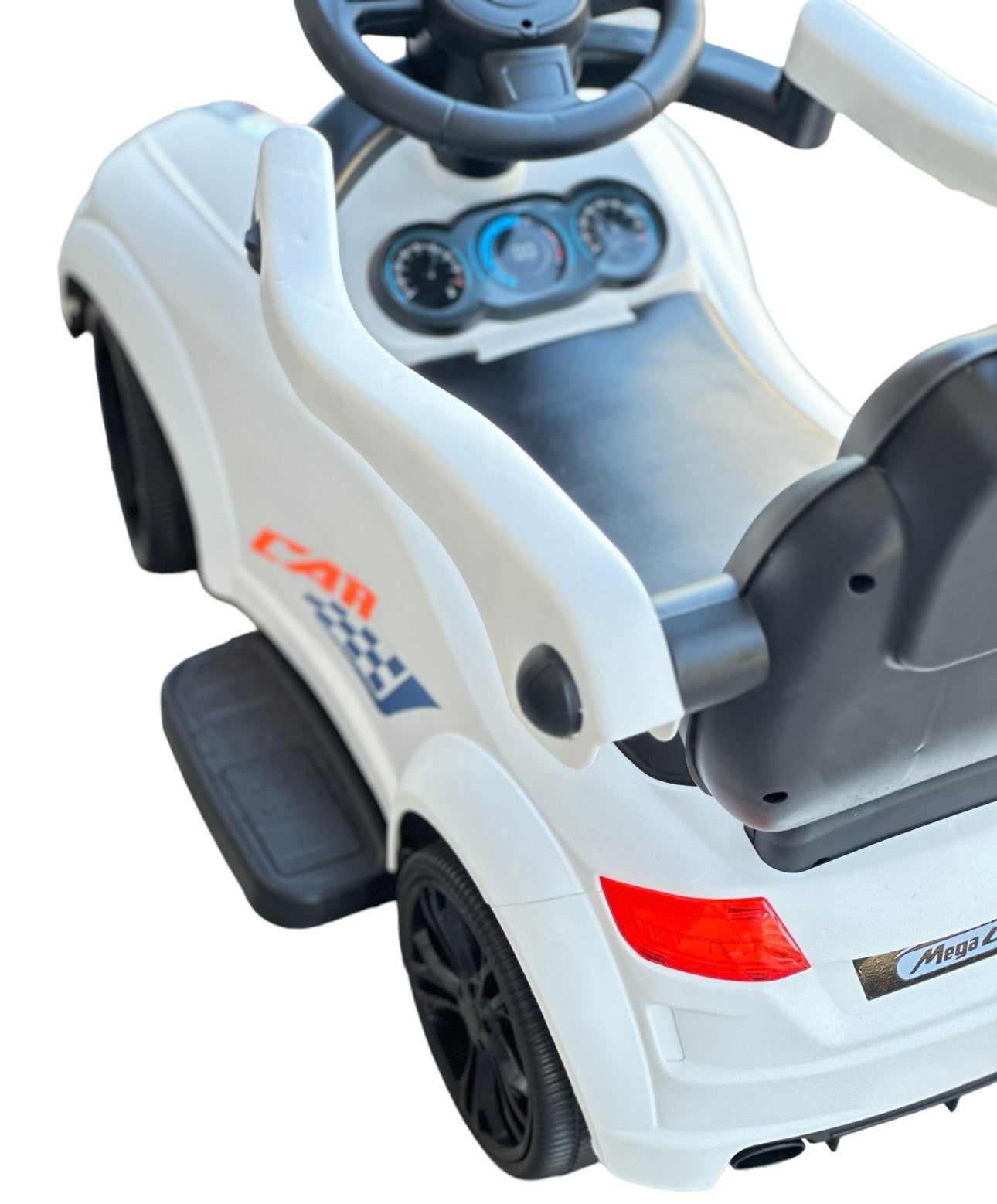 TOLÓAUTÓ FOGANATTAL ÉS ZENÉVEL